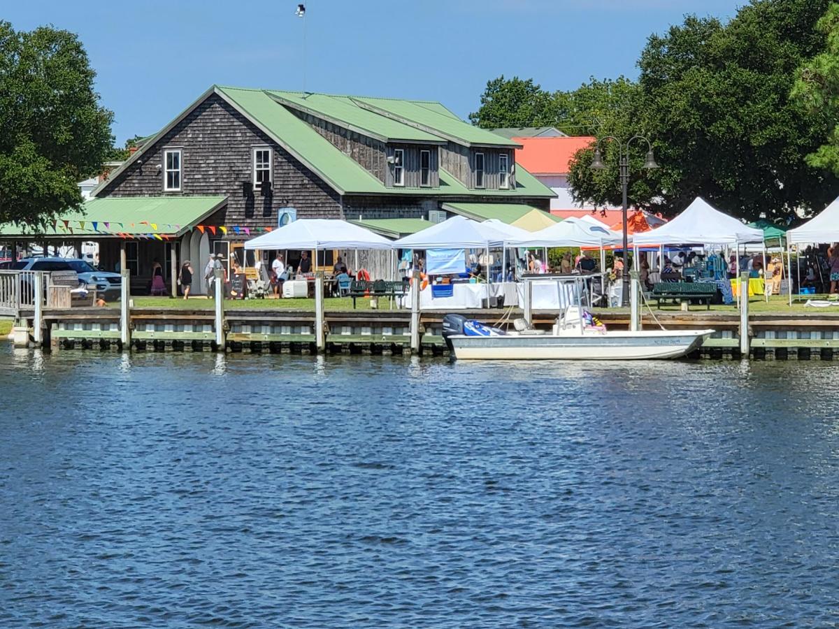 Manteo Downtown Market Event